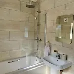 بيت للعطل Orchid - 3-bedroom In Filton,