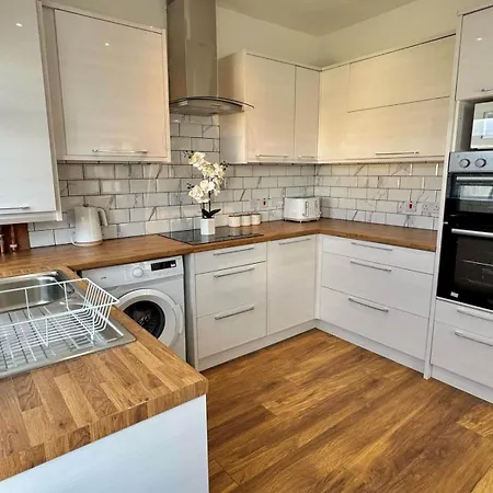 Filton 3 Bed Family - Free Parking & Fast Wi-fi Tatil Evi *
