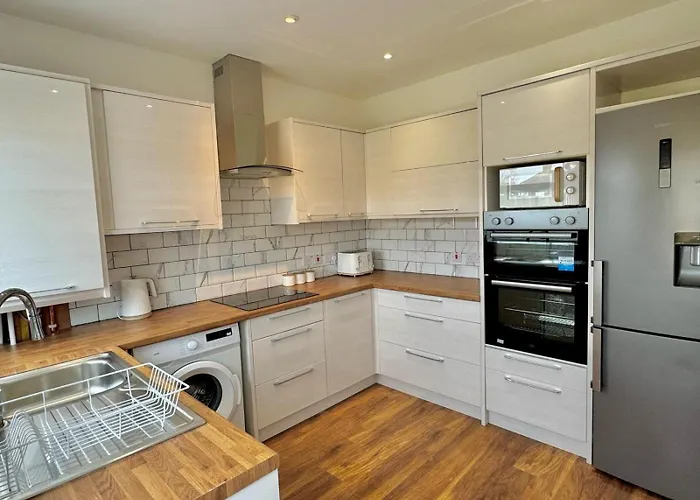 Orchid - 3-bedroom In Filton, Dom wakacyjny Bristol