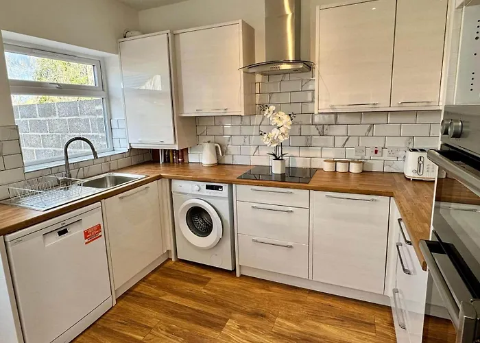 Orchid - 3-bedroom In Filton, Bristol