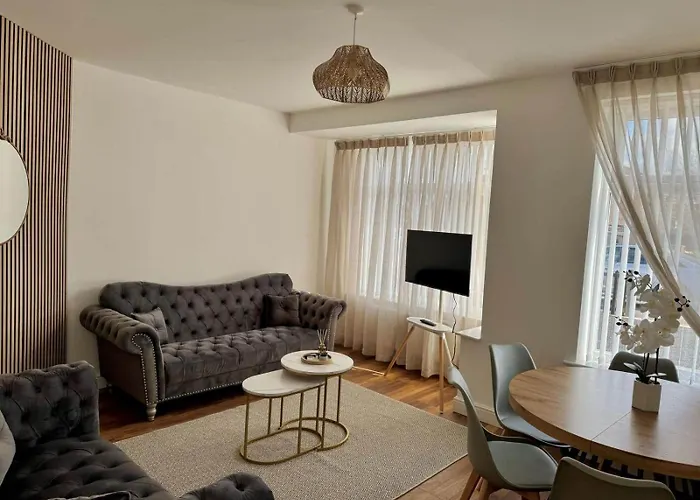 Orchid - 3-bedroom In Filton, Holiday home Bristol