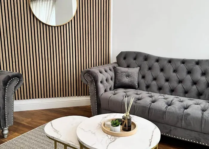 Orchid - 3-bedroom In Filton,