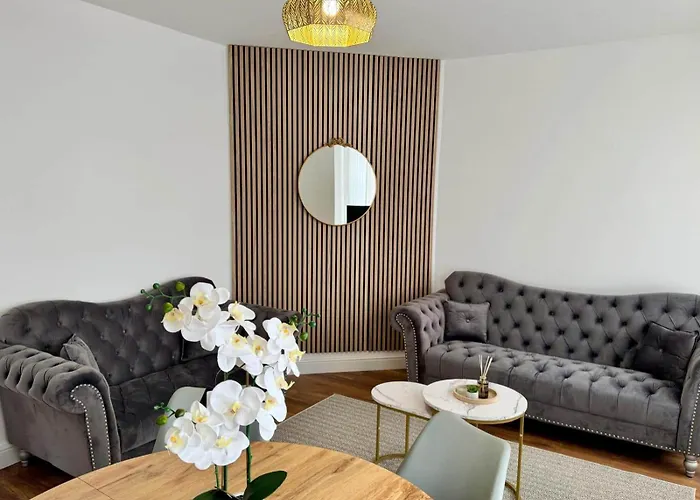 Orchid - 3-bedroom In Filton,