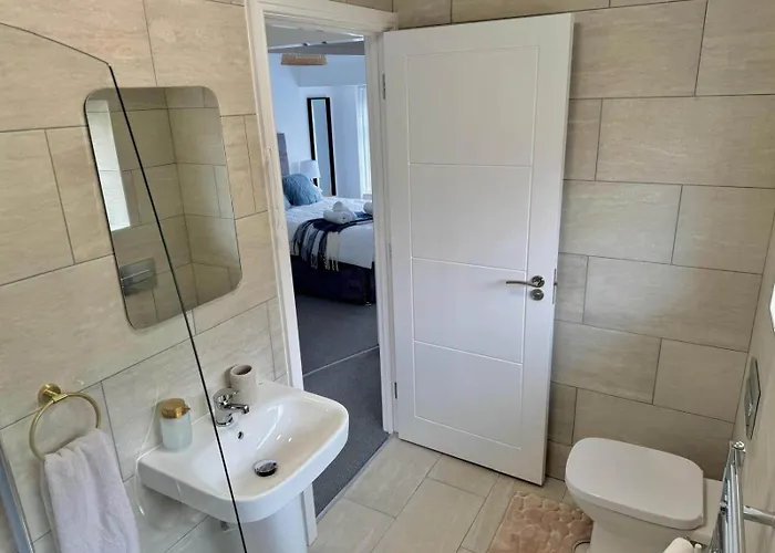 Orchid - 3-bedroom In Filton,