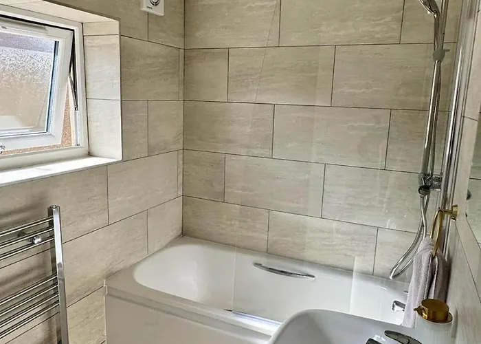 Orchid - 3-bedroom In Filton, 度假居 *